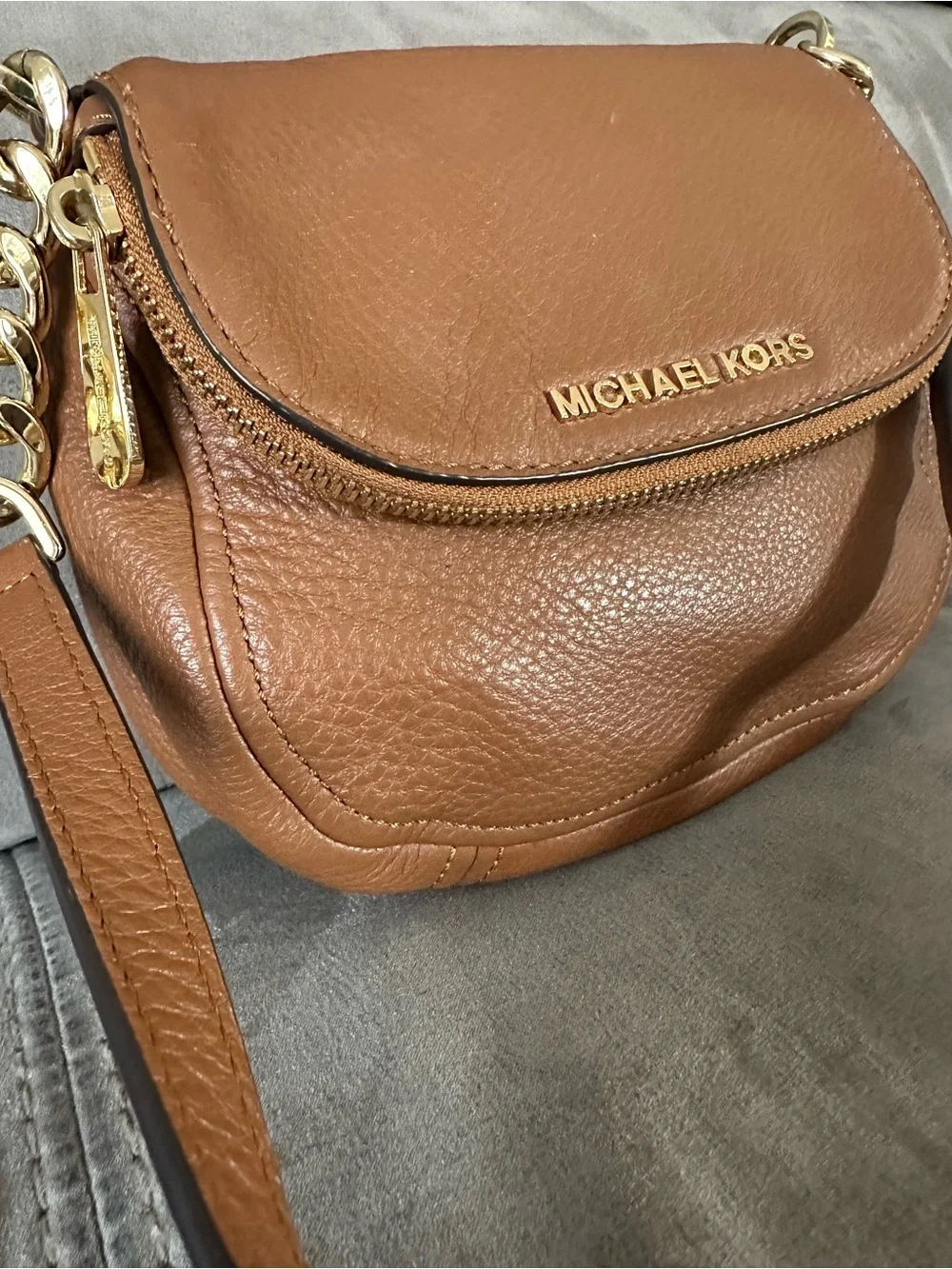 Michael Kors Cognac Pebbled Leather Crossbody Bag Gold Chain Luxe Organizer - Picture 8 of 15